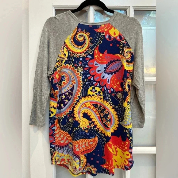 LuLaRoe Randy Baseball Tee Bright Fall Boho Paisley Print Size Medium M - Picture 2 of 9